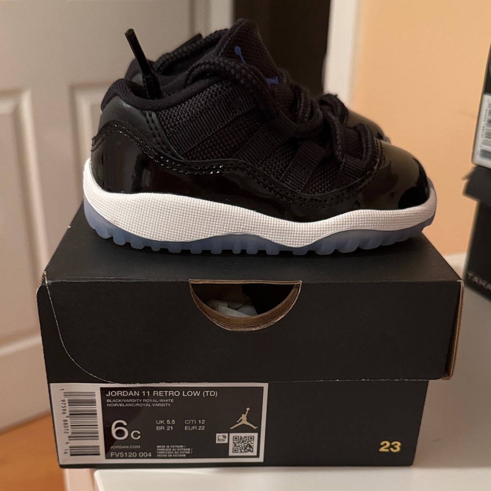 Jordan 11 Retro Low Kids Sneakers - Black and Blue